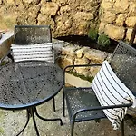 Seayou!***charming 1-bedroom Unit In The Old Center Of * Cres
